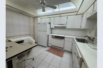 1100 Colony Point Cir #316, Pembroke Pines, FL 33026 - Photo 4