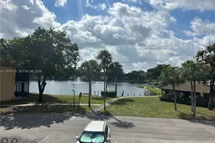 301 Cambridge Rd, Hollywood, FL 33024 - Photo 22