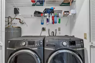 1361 Seagrape Cir, Weston, FL 33326 - Photo 26