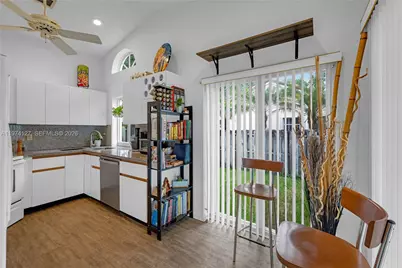 1361 Seagrape Cir, Weston, FL 33326 - Photo 16