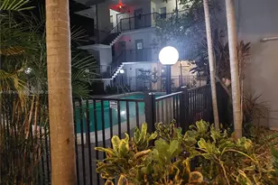 714 NE 10th St, Hallandale Beach, FL 33009 - Photo 14