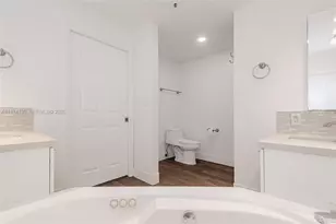 9725 NW 52nd St, Doral, FL 33178 - Photo 36