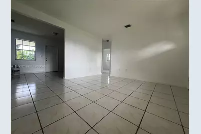 5829 NW 37th St #1, Virginia Gardens, FL 33166 - Photo 4