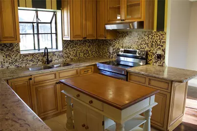 233 Meadows Dr, Boynton Beach, FL 33436 - Photo 4