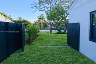1645 NE 180th St, North Miami Beach, FL 33162 - Photo 32