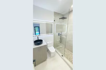 1645 NE 180th St, North Miami Beach, FL 33162 - Photo 32