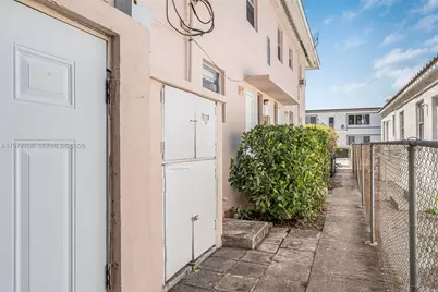 8031 Hawthorne Ave, Miami Beach, FL 33141 - Photo 24