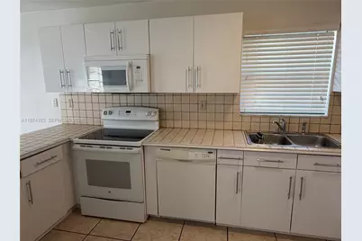 22301 SW 103rd Ave, Cutler Bay, FL 33190 - Photo 8