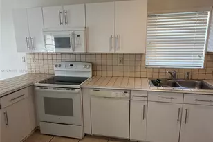 22301 SW 103rd Ave, Cutler Bay, FL 33190 - Photo 8