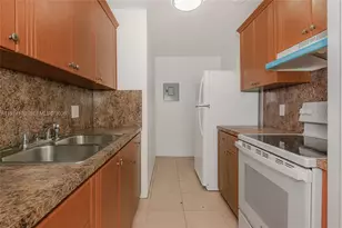 7256 SW 94th Pl, Miami, FL 33173 - Photo 6