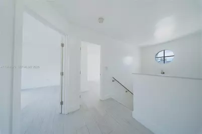 18004 SW 154th Ave, Miami, FL 33187 - Photo 20