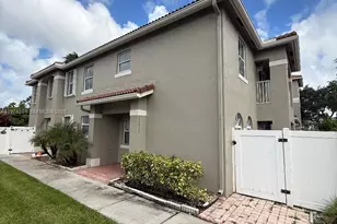 12637 SW 54th St, Miramar, FL 33027 - Photo 2