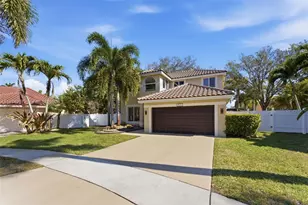 1521 NW 178th Terrace, Pembroke Pines, FL 33029 - Photo 2