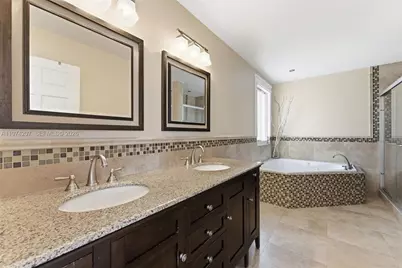 1521 NW 178th Ter, Pembroke Pines, FL 33029 - Photo 18