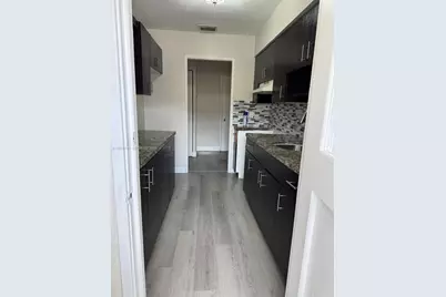 709 NW 1st St, Hallandale Beach, FL 33009 - Photo 6