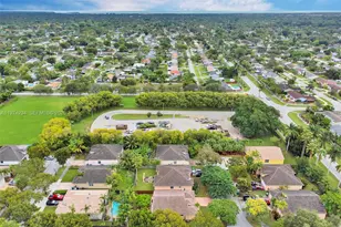 9437 SW 183rd Terrace, Palmetto Bay, FL 33157 - Photo 14