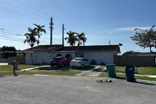 10700 SW 70th St, Miami, FL 33173 - Photo 2