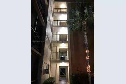 220 SW 9th Ave #510, Hallandale Beach, FL 33009 - Photo 4