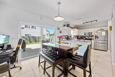 930 SW 147th Ct, Miami, FL 33194 - Photo 8