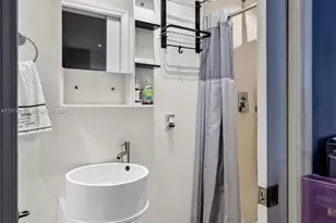 221 NE 212th St, Miami, FL 33179 - Photo 20