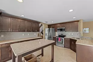 4650 NW 109th Ct, Doral, FL 33178 - Photo 18