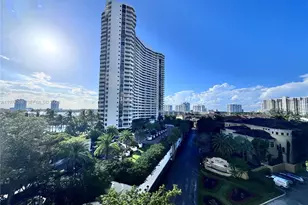 2000 Island Blvd, Aventura, FL 33160 - Photo 4