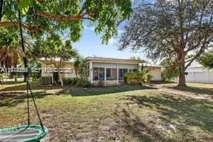 1261 SE Mendavia Ave, Port Saint Lucie, FL 34952 - Photo 14