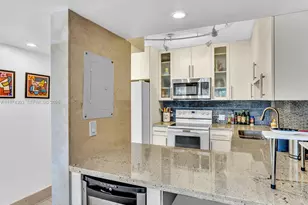 20335 W Country Club Dr, Aventura, FL 33180 - Photo 32