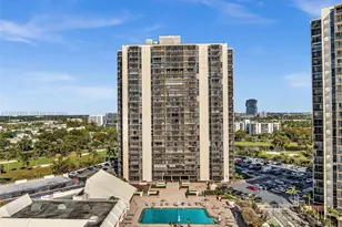 20335 W Country Club Dr, Aventura, FL 33180 - Photo 14