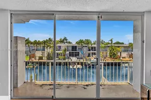 825 NE 26th Ave, Hallandale Beach, FL 33009 - Photo 24