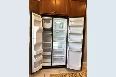 3278 W 97th Ter, Hialeah, FL 33018 - Photo 8