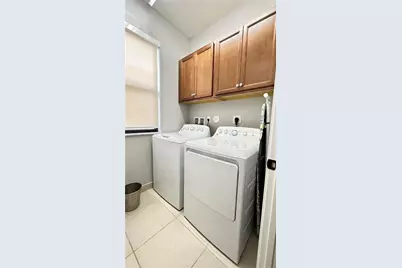 3278 W 97th Ter, Hialeah, FL 33018 - Photo 38