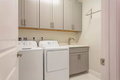 8555 E Baypoint Cir, Parkland, FL 33076 - Photo 36
