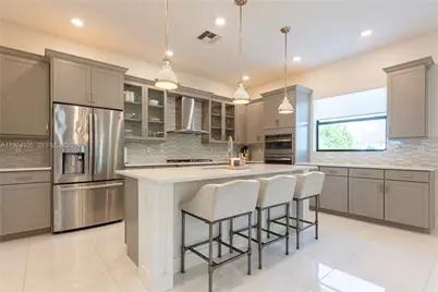 8555 E Baypoint Cir, Parkland, FL 33076 - Photo 2