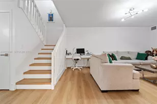 806 SW 119th Way, Davie, FL 33325 - Photo 2