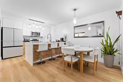 806 SW 119th Way, Davie, FL 33325 - Photo 4