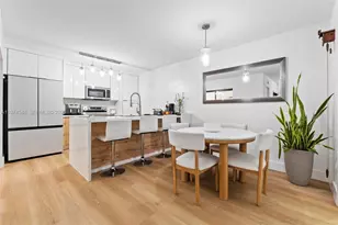 806 SW 119th Way, Davie, FL 33325 - Photo 4