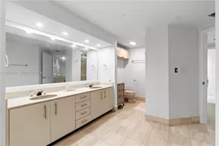20191 E Country Club Dr, Aventura, FL 33180 - Photo 20