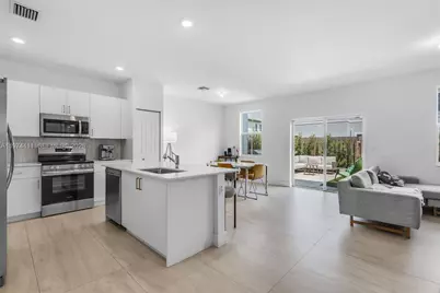 11927 NW 46th St #11927, Coral Springs, FL 33076 - Photo 4