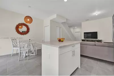 1757 SE 26th Ter, Homestead, FL 33035 - Photo 8