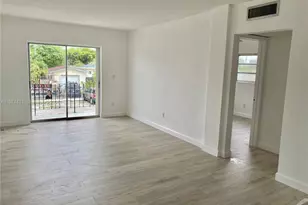 380 E 35th St, Hialeah, FL 33013 - Photo 8