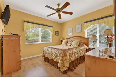 4401 Crystal Lake Dr #101, Deerfield Beach, FL 33064 - Photo 12