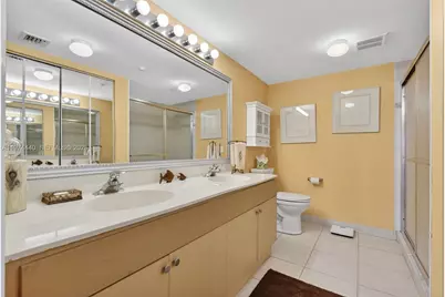 4401 Crystal Lake Dr #101, Deerfield Beach, FL 33064 - Photo 16