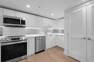 555 NE 34th St, Miami, FL 33137 - Photo 12