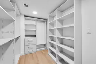 555 NE 34th St, Miami, FL 33137 - Photo 26