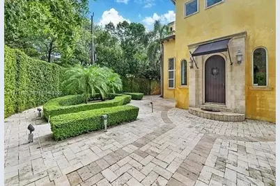 3733 Solana Rd, Miami, FL 33133 - Photo 2