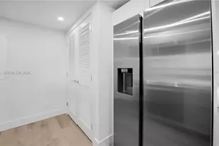 555 NE 34th St, Miami, FL 33137 - Photo 6