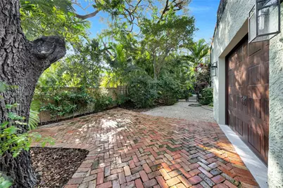 1720 Espanola Dr, Miami, FL 33133 - Photo 22