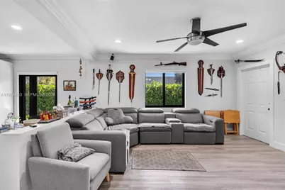 42 W 44th St, Hialeah, FL 33012 - Photo 10