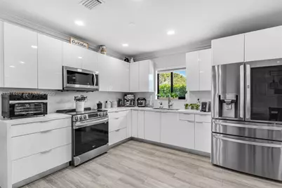 42 W 44th St, Hialeah, FL 33012 - Photo 6
